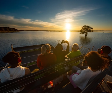Kissimmee: Boggy Creek Sunset Airboat Tour