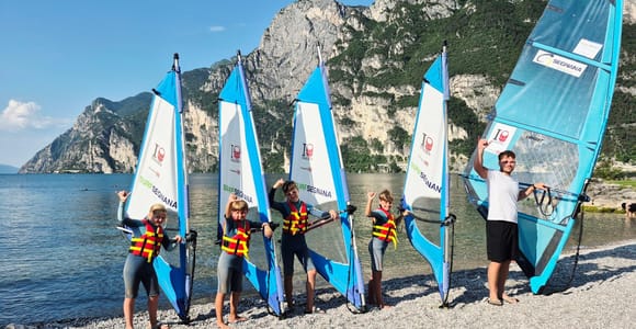 Beginner Windsurfing Experience Lake Garda