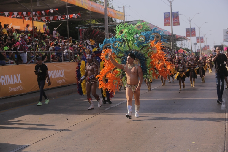 Karnawał w Barranquilli: Parada z Kolumbijską Federacją Piłkarską