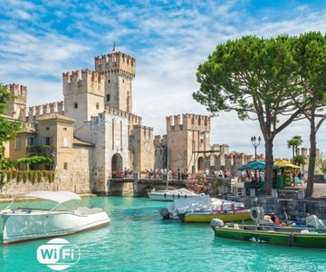 From Milan: Verona, Sirmione and Lake Garda with Boat Cruise