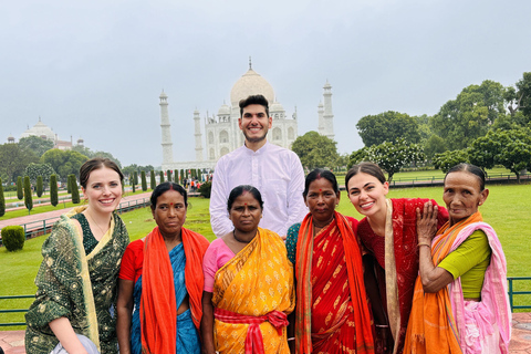 Delhi: Tour particular pelo Taj Mahal com opções de refeições e ingressosTour particular com veículo com ar condicionado, motorista, guia e ingressos