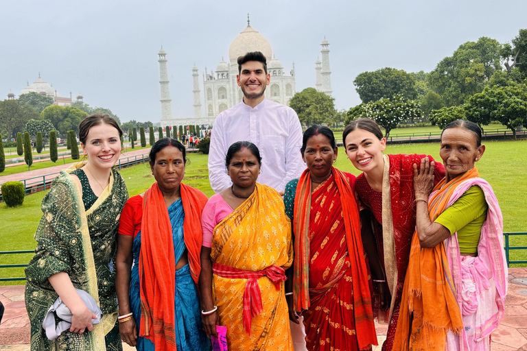 Delhi: Tour particular pelo Taj Mahal com opções de refeições e ingressosTour particular com veículo com ar condicionado, motorista, guia e ingressos