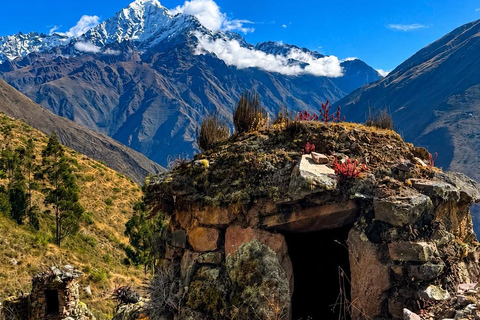 From Ollantaytambo: Sun Gate & Cachicata Quarries Hike