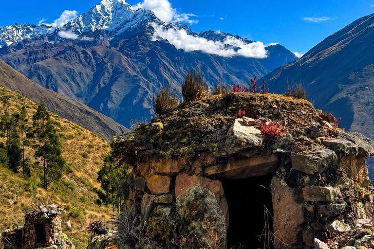 From Ollantaytambo: Sun Gate & Cachicata Quarries Hike