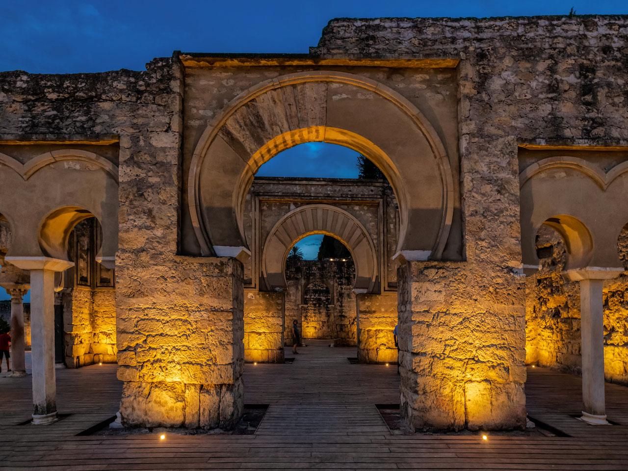 Cordoba: Geführte Tour durch die Medina Azahara bei Nacht