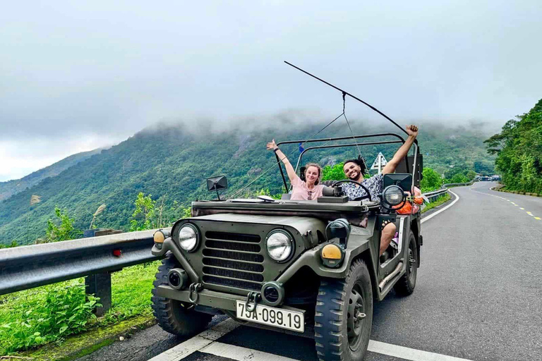 Da Nang: Explore Hai Van Pass by US Army Jeep