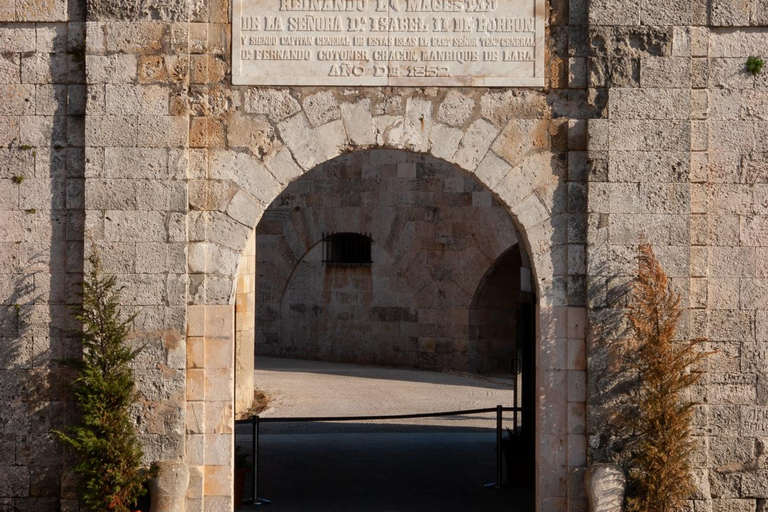 Menorca: La Mola, Isabel II Fortress