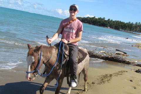 Puerto Plata: Horseback Tour of the Beach and Local Community