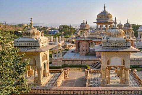 Delhi to Jaipur Tour with Jaigarh Fort & Royal Gaitor