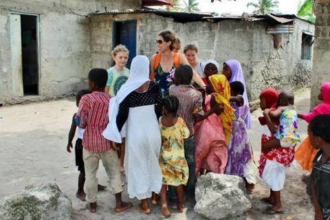 Zanzibar : Visite du village de Nungwi et déjeuner au restaurant The Rock