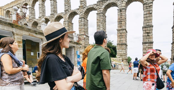 Madrid: Toledo & Segovia Tour mit Kathedrale, Alcazar & Mittagessen