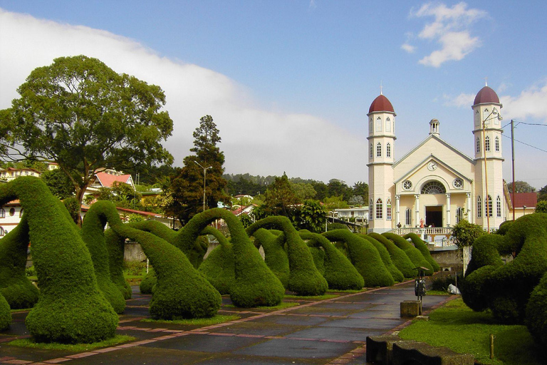 Comfortable Transfer from Juan Santamaría(SJ)-La Fortuna(SC) airport