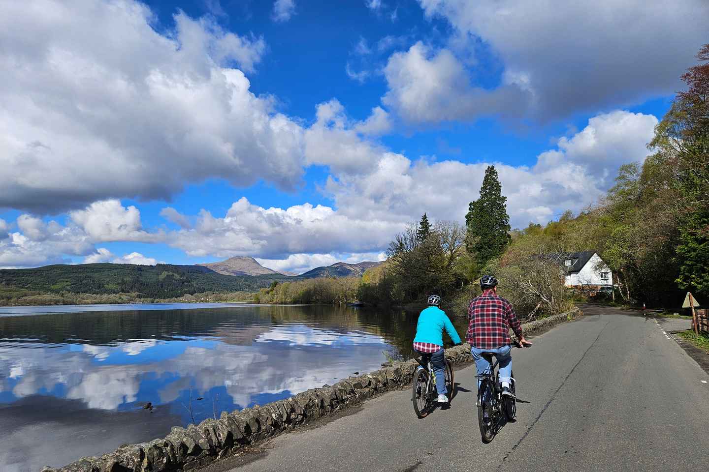 Parc National des Trossachs : Excursion en Vélo aux Portes des Highlands
