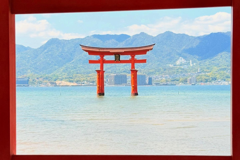 Hiroshima & Miyajima Island: Small Group Full-Day Sightseeing Tour