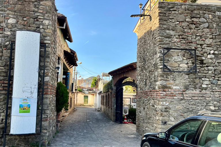 地拉那：埃尔巴桑堡垒、林村和奥赫里德湖之旅