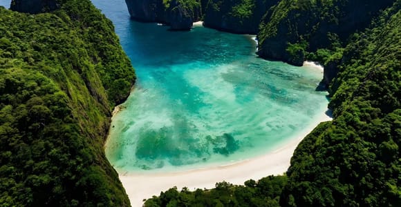 Phuket: Phi Phi Inseln und Maya Bay Tagestour mit Mittagessen
