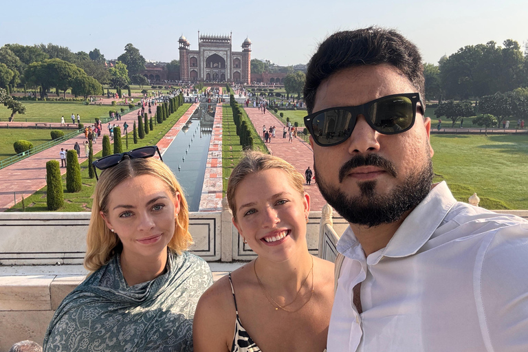 Desde Delhi: Amanecer en el Taj Mahal con conservación de elefantesDesde Agra Excursión de un día a SOS Conservación de Elefantes y Rescate de Osos