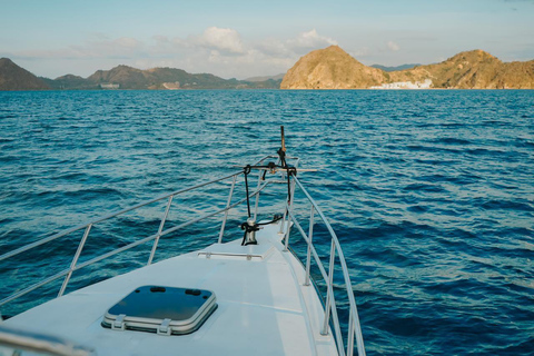 Ultimate Komodo Experience: One Day, 8 Wonders with Sunset