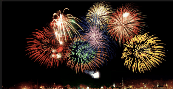 Waikiki: Friday Night Fireworks Catamaran Sail with Open Bar