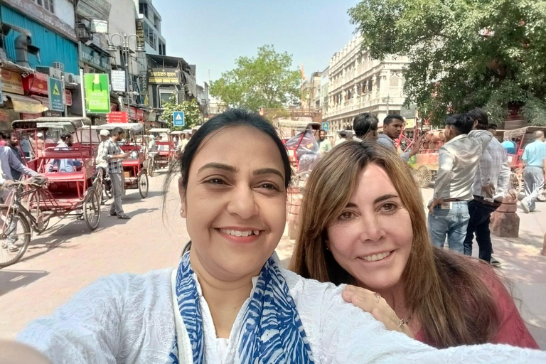 德里：女性导游陪同的旧德里豪华之旅与嘟嘟车体验德里：老德里奢华之旅（女导游陪同，嘟嘟车接送）