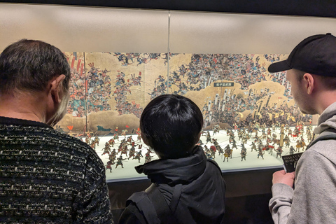 Osaka: Osaka Castle Guided Tour with Local Guide