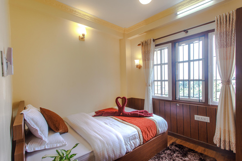 Katmandú: Retiro de yoga de 10 días para controlar el estrés en el Himalaya