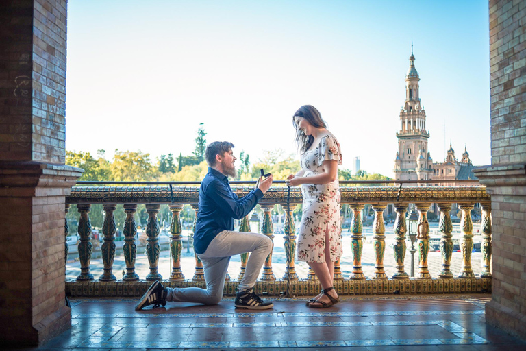 Seville: Photo session for a special moment.