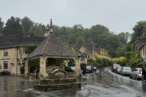 London: Stonehenge, Bath, & Castle Combe Small Group Tour