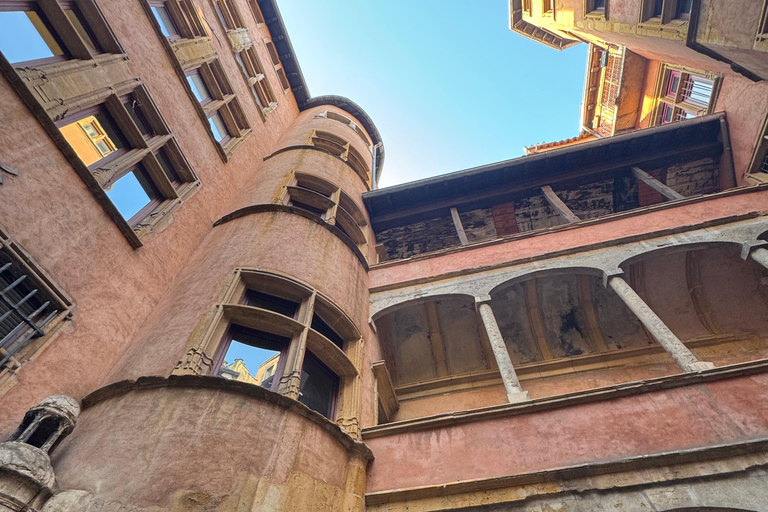 Lyon: Historical tour of the maisons closes through the centuries Lyon: Historical tour of the Maisons Clauses through the centuries