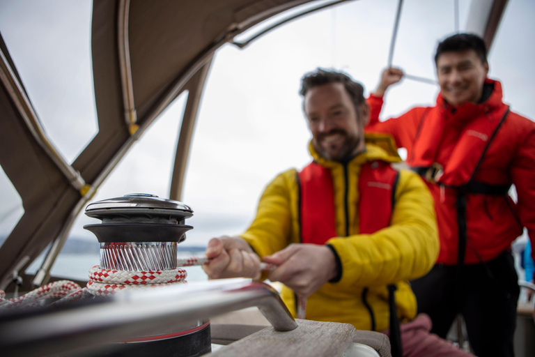 Belfast: History tour Sailing in the Wake of Giants