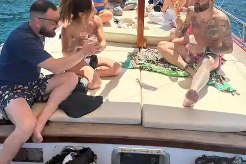Sorrento: Crucero Costero en Barco con Baño y Limoncello