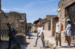 Rom: Tagestour mit Mittagessen nach Pompeji und Neapel im Hochgeschwindigkeitszug