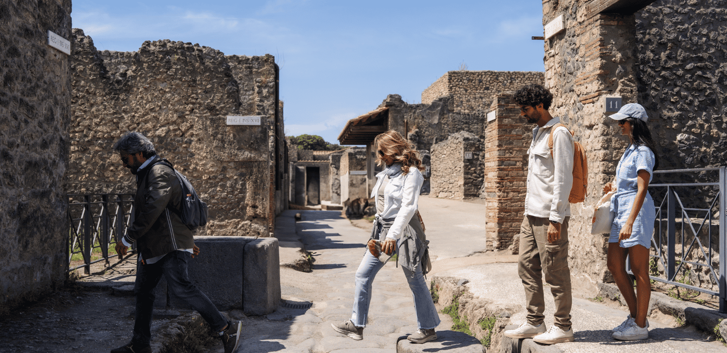 Rom: Tagestour mit Mittagessen nach Pompeji und Neapel im Hochgeschwindigkeitszug Rom: Tagestour mit Mittagessen nach Pompeji und Neapel im Hochgeschwindigkeitszug