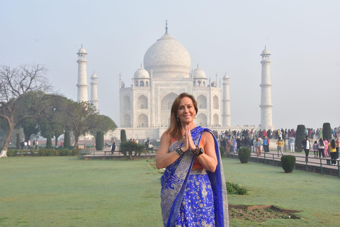 Agra: Taj Mahal Tour w/ Express Entry Tickets & Expert Guide Local Expert Tour Guide Only