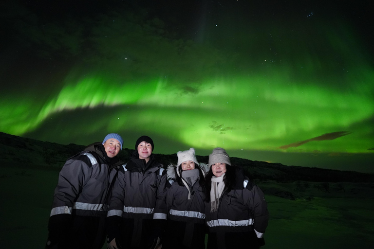 Tromsø: Northern Lights Tour – Unlimited Chase & Free Photos 6-8 Hours, Aurora chase, Comfortable bus, Photos included