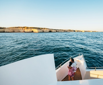 Vanuit Albufeira: Sunset Cruise en Strand BBQ met Open Bar