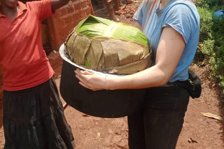 Kampala: Katanga Slums, Equator, and Community Walk Tour