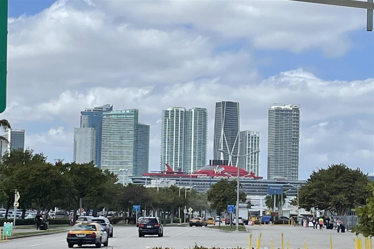 Miami : Visite privée de la ville en véhicule climatiséMiami City Explorer Tour : Découvrez le cœur de la ville magique