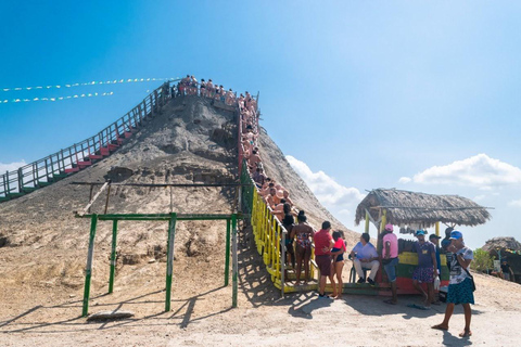 Cartagena, Colombia: Bathe in the mud volcano+beach+Lunch