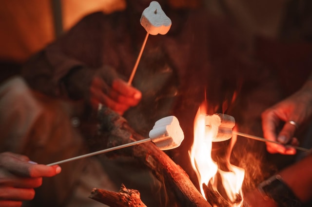 Reykjavík: op jacht naar het noorderlicht, kampvuur, thermale baden en marshmallows
