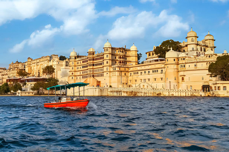 From Delhi: Private 6-Day Tour Agra, Jaipur, Udaipur & Delhi Private AC Car, Guide, 1 Flight (Udaipur drop-off, No Hotel)