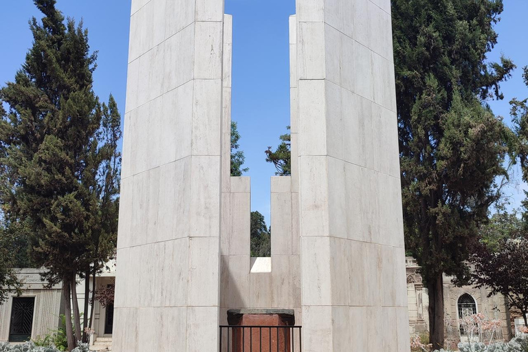 Santiago du Chili : Cimetière général avec un guide expert en histoire locale