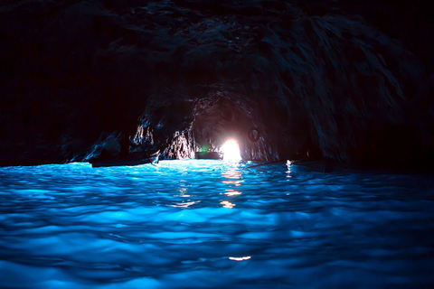 De Naples: excursion privée en bateau CapriDepuis Naples : visite privée de Capri - Yacht de 46 à 50 pieds