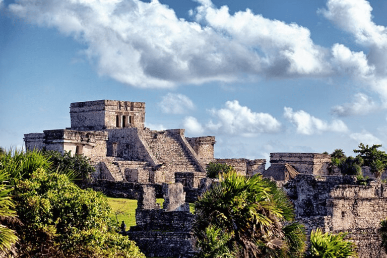 Tulum: Highlights tour with cenote & jungle village. German tour guide. Tulum highlights half-day option with pick-up available from Cancun area
