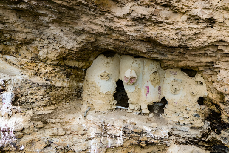 From Cajamarca: Excursion to Kuélap and Karajía Sarcophagi + hotel Spanish