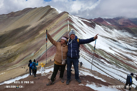 Cusco: Guided Excursion to the 7 Colors Mountain with Breakfast & Lunch Cusco: Guided Tour to the Rainbow Mountain with Breakfast and Lunch