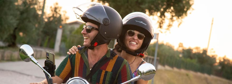 Montefalco et Bevagna : Visite en Vespa avec Dégustation dans une Cave Historique