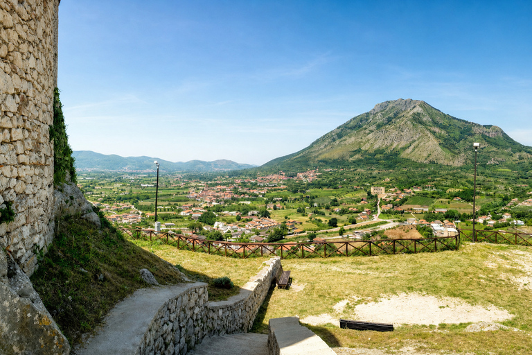 Montesarchio: Guided Walking Tour with the Castle and the Crater of Assteas Montesarchio: Guided Walking Tour with Castle and Assteas Crater