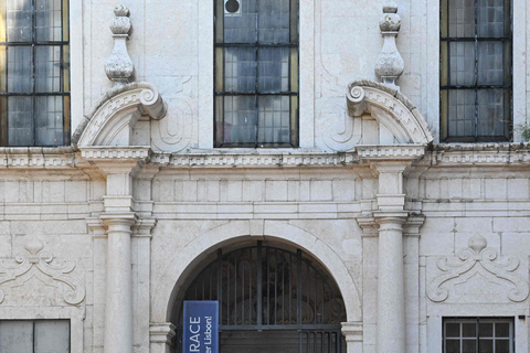 Lisbon: Graça Church Entry Ticket with Drink on the Terrace