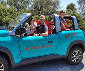 From Nice: Monaco & Eze Guided Tour in Electric Convertible